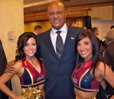 Cleveland Cavaliers Austin Carr with two Cavs Girls