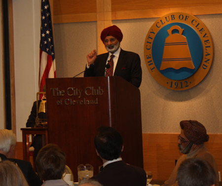 Ratanjit Sondhe speaks at the City Club of Cleveland
