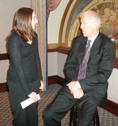 A fan speaks with event emcee Bill Walton