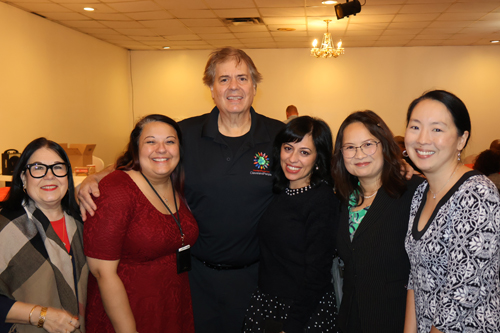 Dan Hanson with ladies