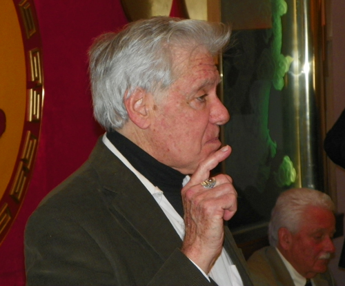 Author Les Roberts