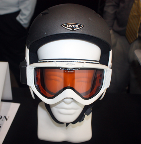 Visor with AlphaMicron liquid crystal technology