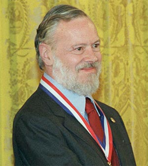 Dennis Ritchie receiving Medal of Honor