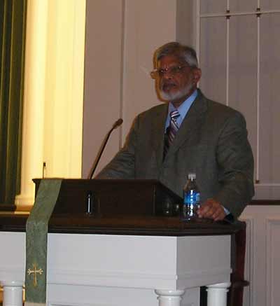 Arun Gandhi speaking in Chagrin Falls July 2007